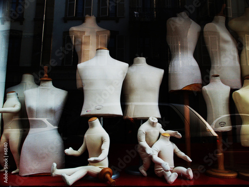 vitrine mannequins