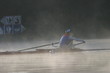 skiff dans le brouillard