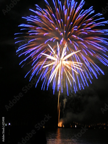 feu d'artifice sur la mer feu d'artifice sur la mer