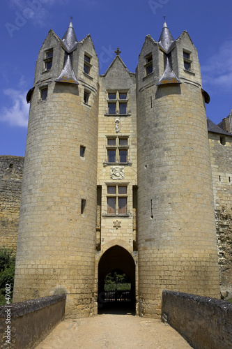 castle walls montreuil-bellay loire valley france castle walls montreuil-bellay loire valley france