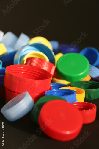 gros plan sur bouchons en plastique