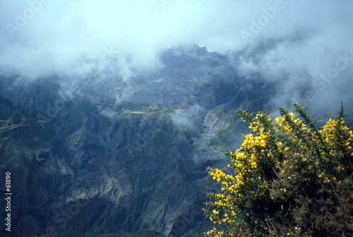brumes sur la montagne brumes sur la montagne