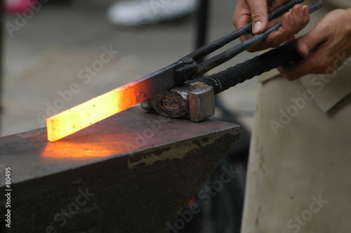 fer rougi en maréchalerie