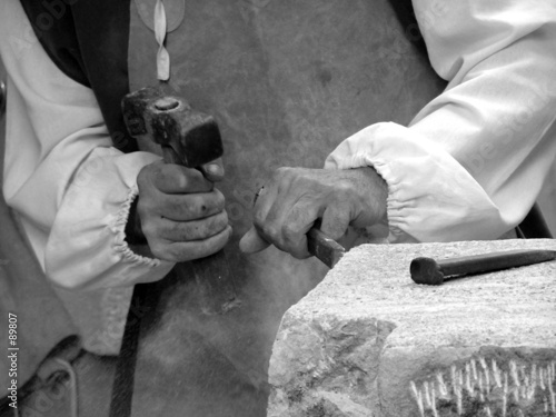 trabajando la piedra
