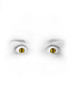femme aux yeux de chat