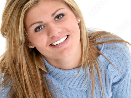 beautiful teen girl smiling looking up beautiful teen girl smiling looking up