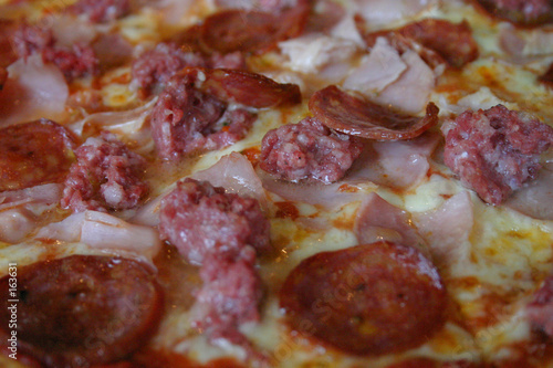 Foto: italian meat pizza italian meat pizza