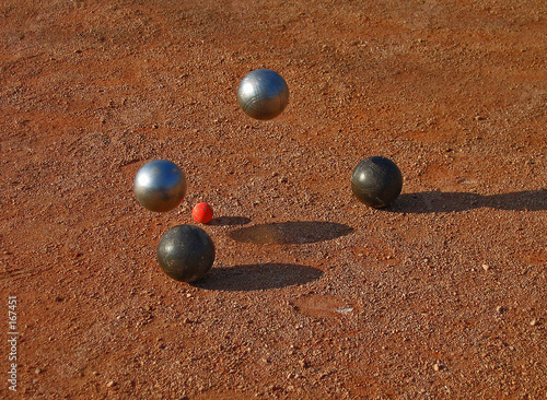Photo: une partie de pétanque une partie de pétanque