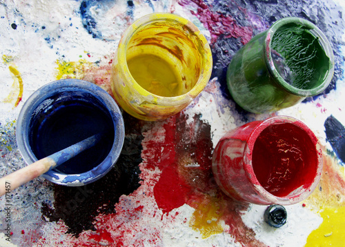 pots de peinture