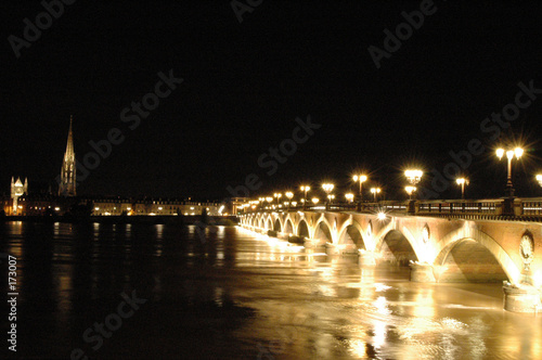 bordeaux la nuit