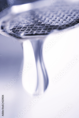 tropfender wasserhahn