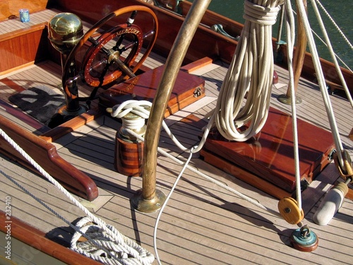 pont de yacht de course