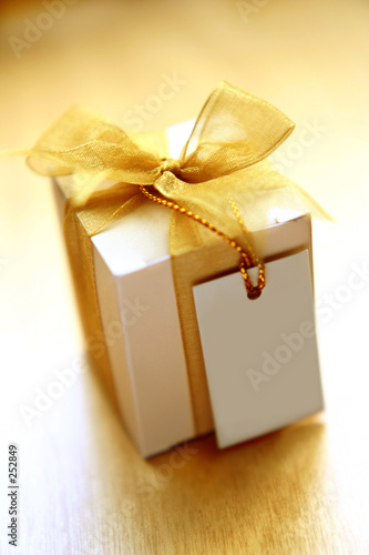 gift with a note