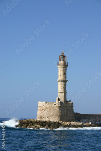 alter leuchtturm im hafen von chania / kreta alter leuchtturm im hafen von chania / kreta