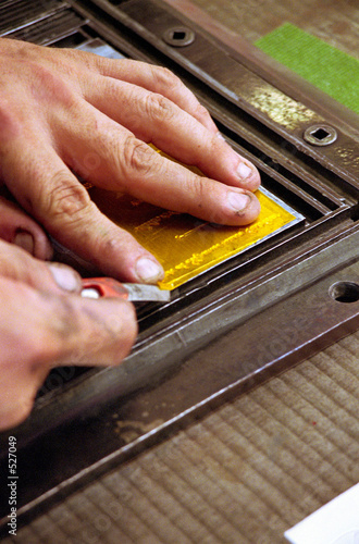 travail des mains en imprimerie