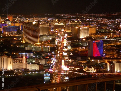 pictures of las vegas strip at night. las vegas strip at night