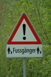 achtung fussgänger achtung fussgänger