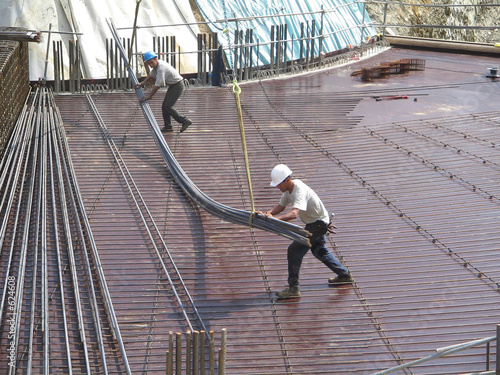 batiment :ouvriers au travail batiment :ouvriers au travail