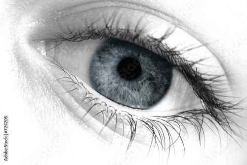 oeil bleu