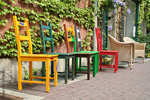 Photo: bunte stühle bunte stühle