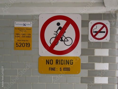 Photo: singapur - radfahrverbot singapur - radfahrverbot