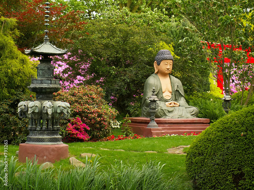 statue of buddha