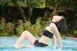 Foto: attractive woman in pleasure attractive woman in pleasure