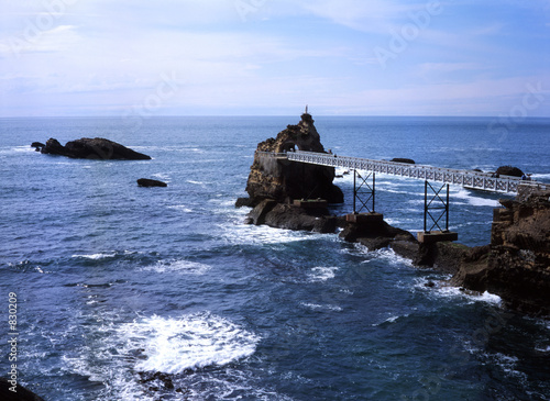 rocher de la vierge,biarritz