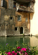 maison au bord du canal à annecy