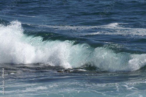 vague sur la côte sauvage de quiberon
