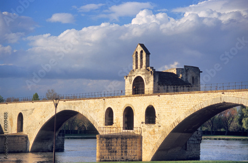 sur la pont d'avignon sur la pont d'avignon