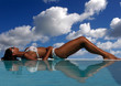 détente à la piscine 1
