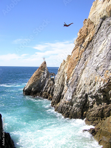 cliff diver of acapulco