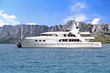 yacht ciel bleu