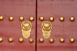 porte rouge et or