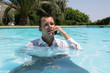 geschäftsmann im pool 7 geschäftsmann im pool 7