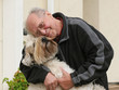 Foto: happy senior man and his dog happy senior man and his dog