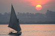 felouque sur le nil au coucher du soleil