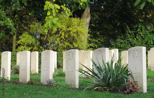commonwealth war cemetery commonwealth war cemetery