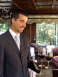Foto: butler is serving wine 3 butler is serving wine 3