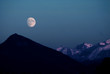 lever de lune sur les alpes