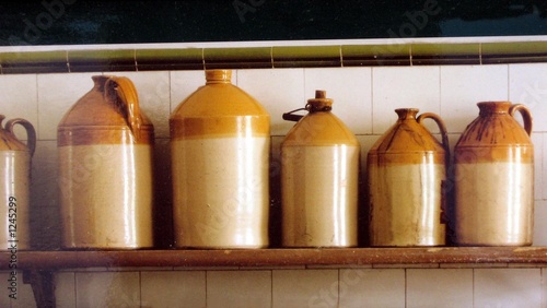 Photo: jars of clay/crockery/kitchen utensil/containers.j jars of clay/crockery/kitchen utensil/containers.j