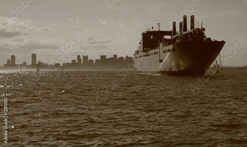 Foto: tanker in boston harbor tanker in boston harbor