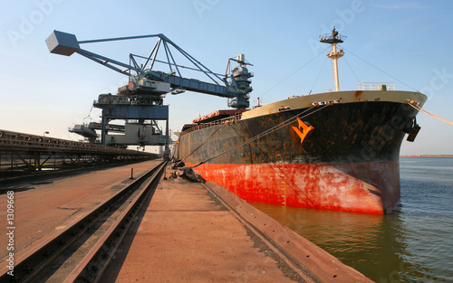 Photo: ship in port ship in port