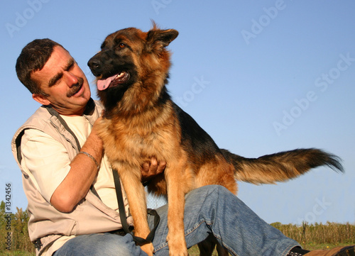 l'homme et son chien l'homme et son chien