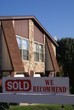Foto: sold sign sold sign