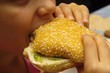 enfant et hamburger enfant et hamburger