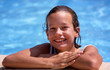 enfant dans l'eau