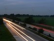 abendliche autobahn in norddeutschland