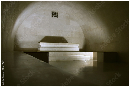 tomb tomb